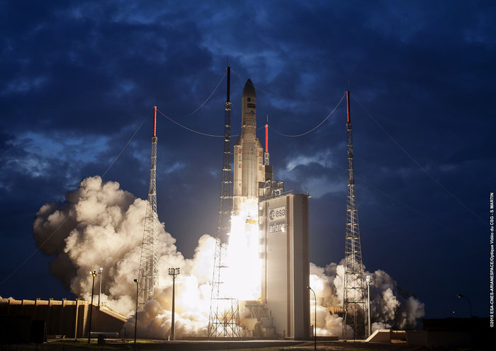 ESA hands over control of the MSG-4 weather satellite 2 VA224 Decollage le 15/07/2015
