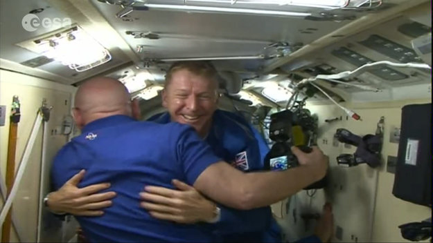 ESA astronaut Tim Peake begins six-month stay on Space Station 2 Tim Peake arrives at Space Station