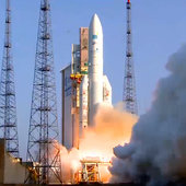 Burning like the sun 3 Ariane 5 liftoff