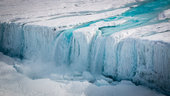 Nansen give birth to two icebergs 4 Nansen fracture