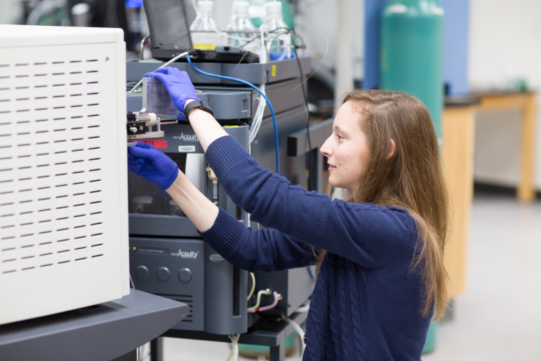 Mitochondrial maps reveal new connections to poorly understood diseases 2 UW-Madison chemistry graduate student Emily Wilkerson prepares a mass spectrometer to analyze a mitochondrial protein sample. PHOTO: JOSH COON/MORGRIDGE INSTITUTE FOR RESEARCH